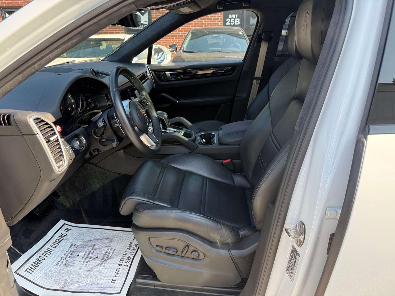 2023 Porsche Cayenne Coupe AWD, PERFORMANCE PKG Photo