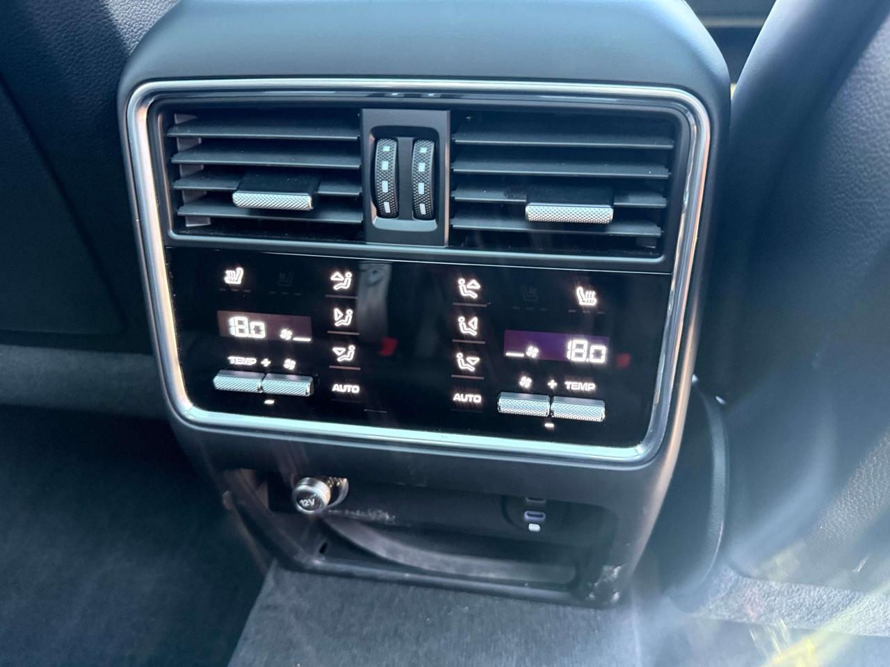 2023 Porsche Cayenne Coupe AWD, PERFORMANCE PKG Photo