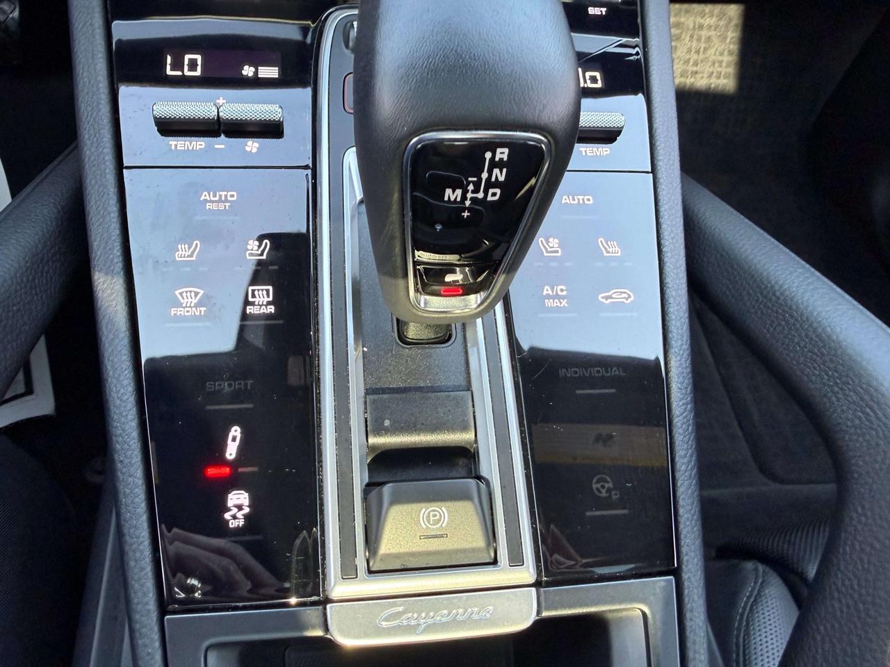 2023 Porsche Cayenne Coupe AWD, PERFORMANCE PKG Photo