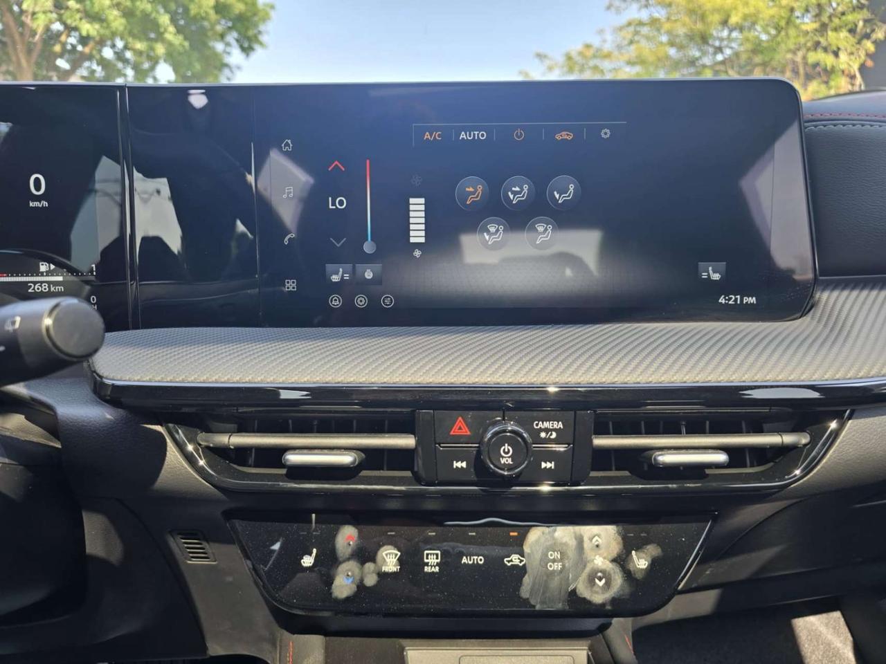 2026 Nissan Kicks SR AWD Photo