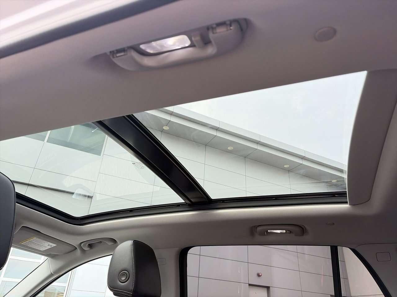 2022 GMC Terrain SLT AWD AWD   Leather   Panoramic Sunroof   Remote Photo