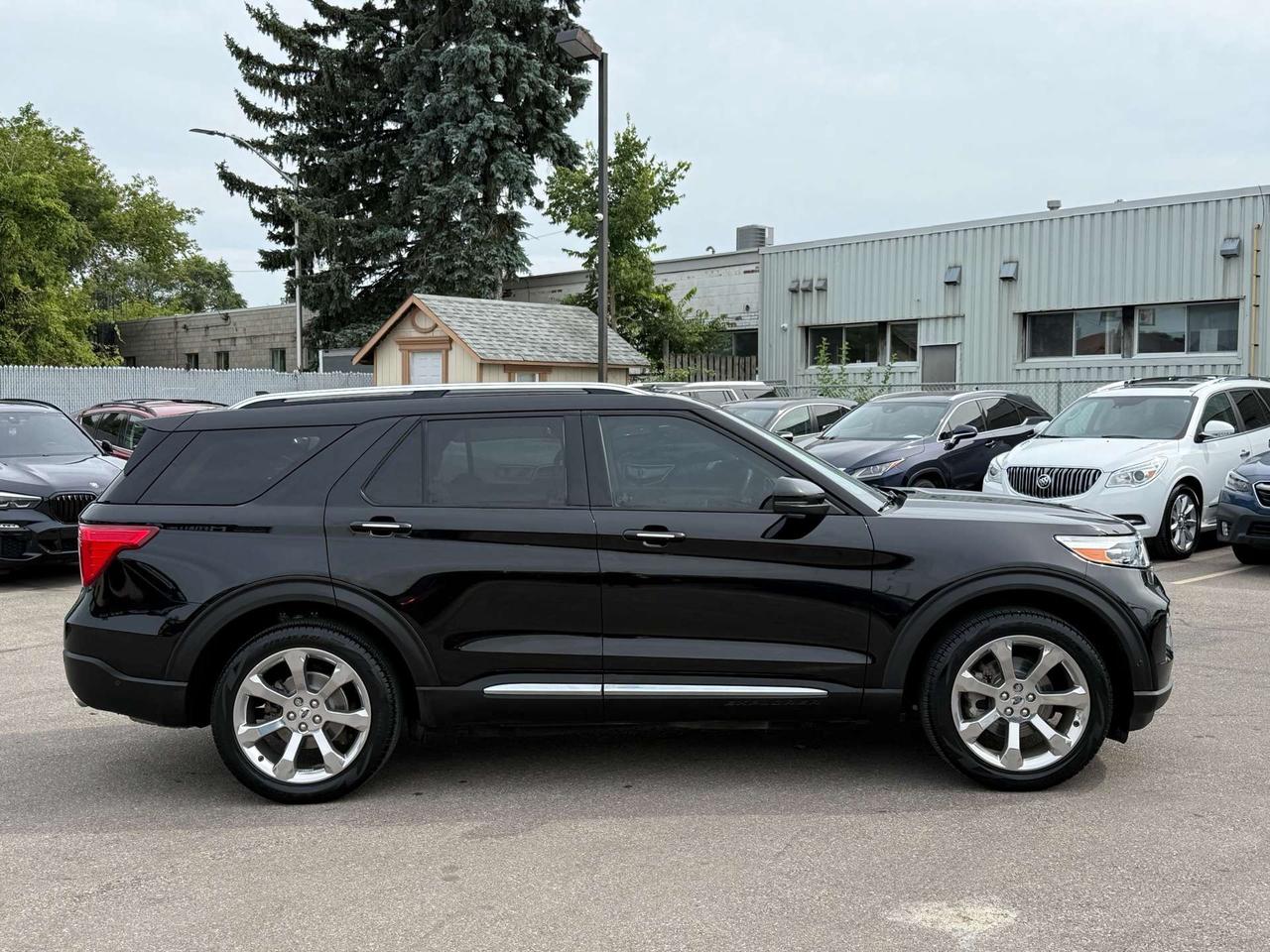 2020 Ford Explorer Platinum 4WD  ACCIDENT FREE 1-OWNER CERTIFIED Photo