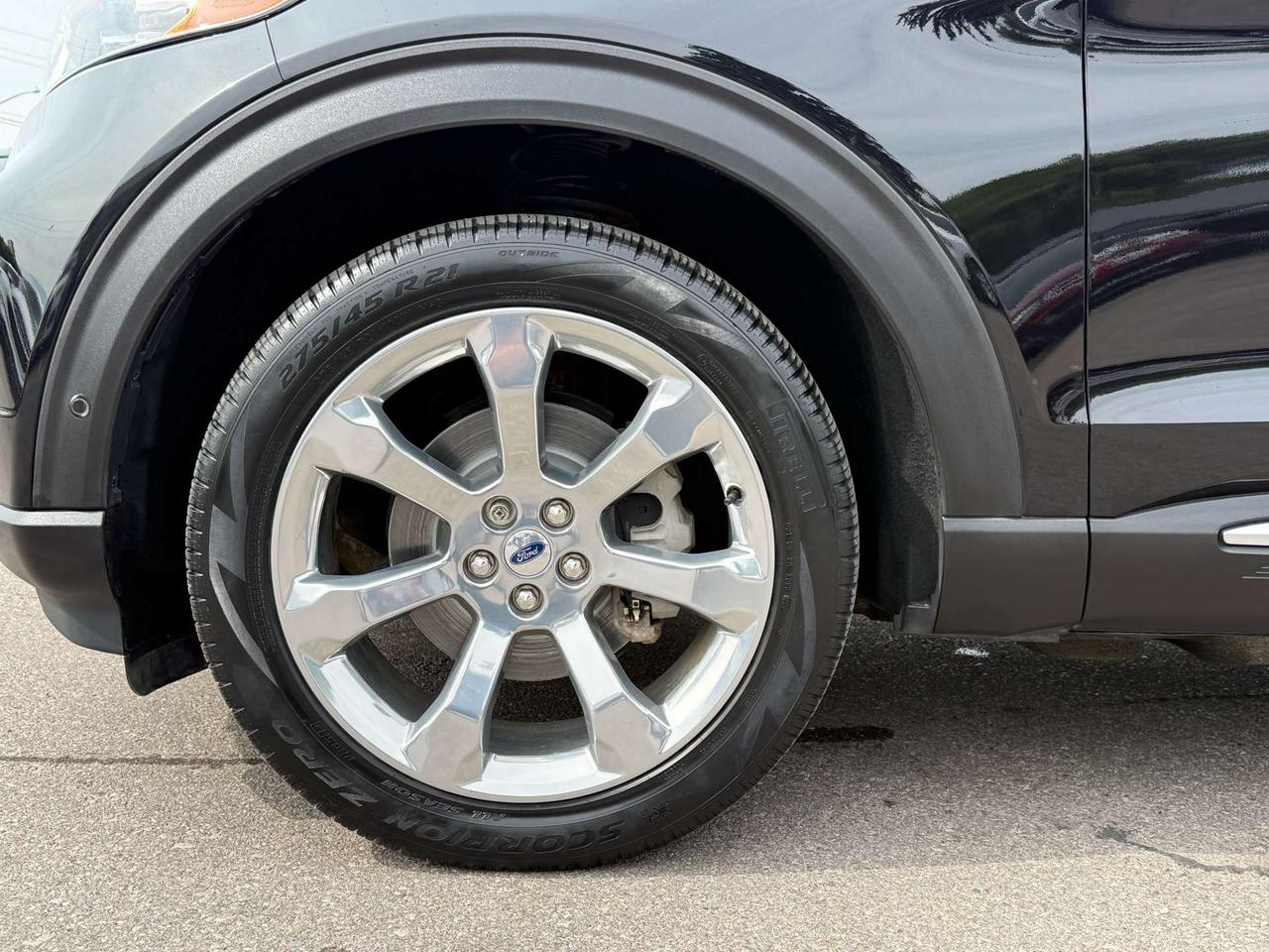 2020 Ford Explorer Platinum 4WD  ACCIDENT FREE 1-OWNER CERTIFIED Photo