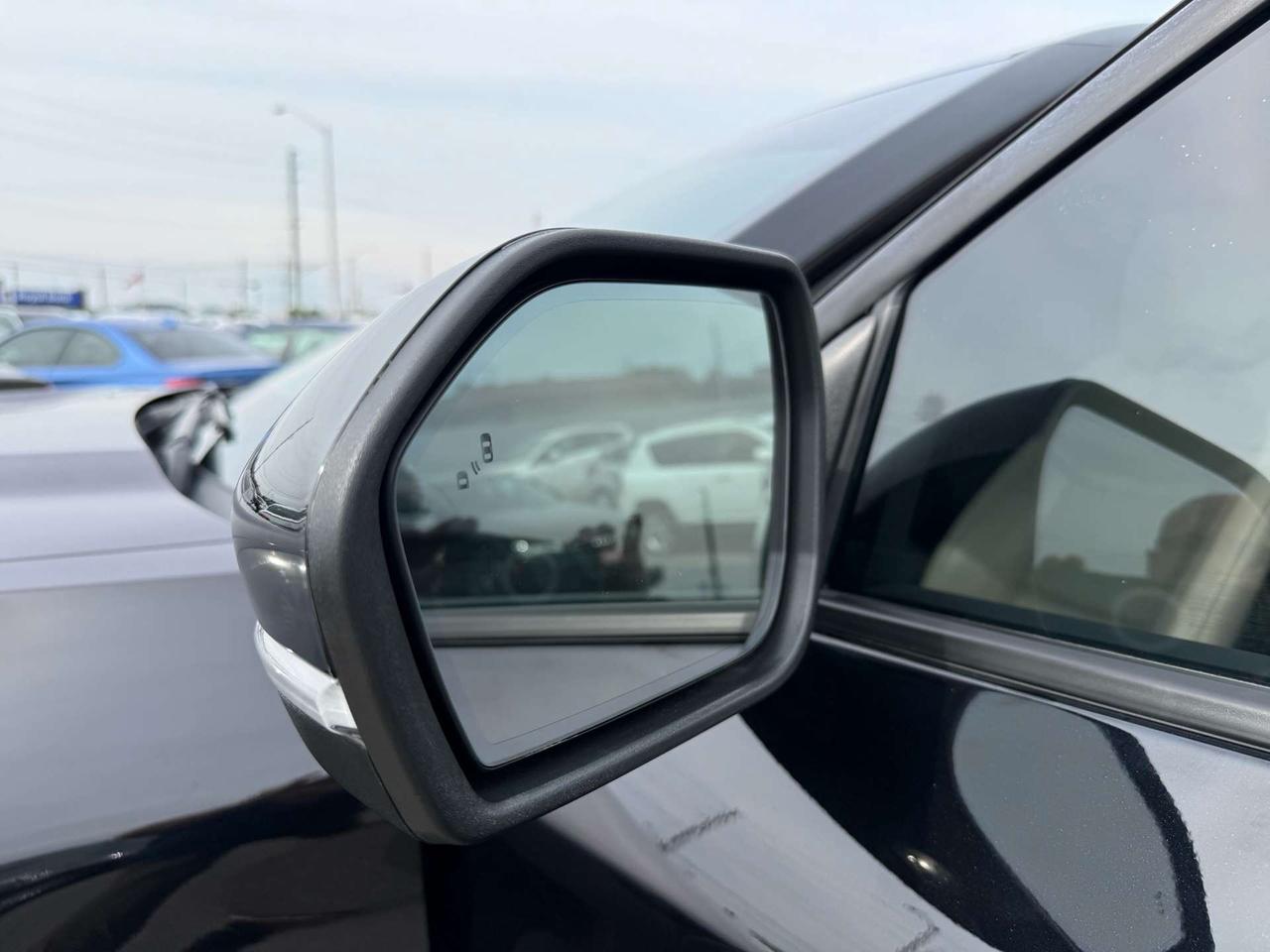 2020 Ford Explorer Platinum 4WD  ACCIDENT FREE 1-OWNER CERTIFIED Photo