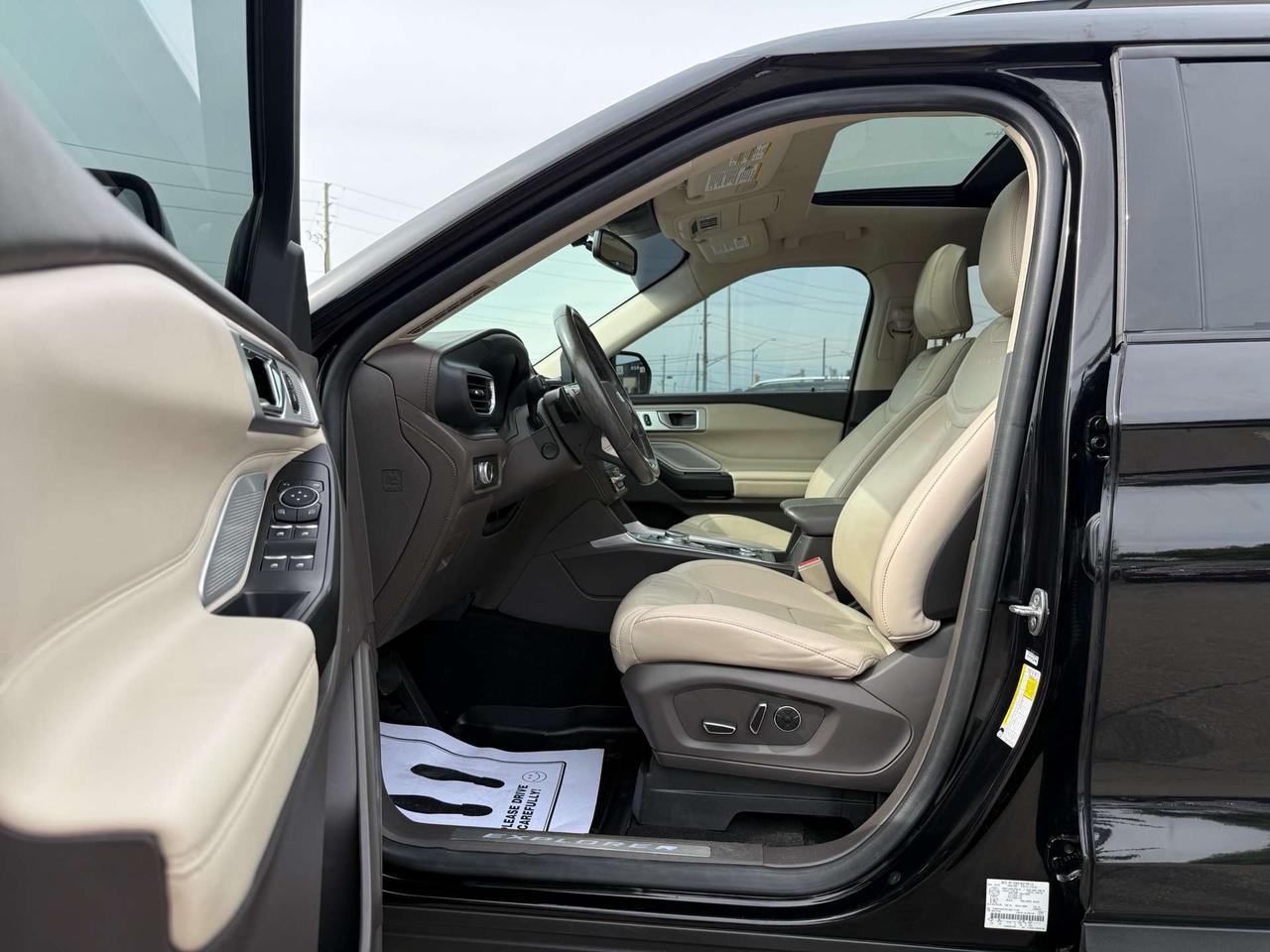 2020 Ford Explorer Platinum 4WD  ACCIDENT FREE 1-OWNER CERTIFIED Photo