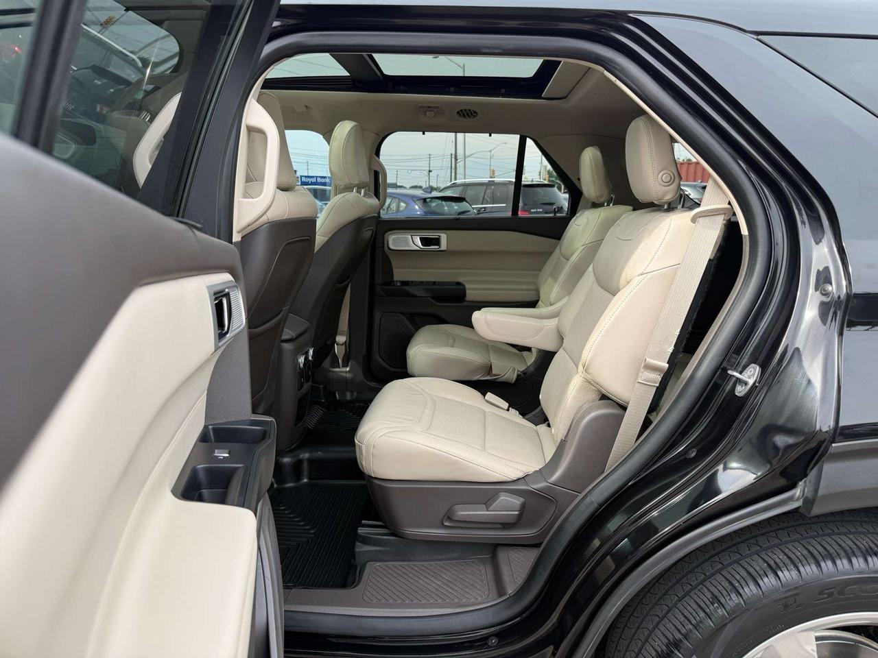 2020 Ford Explorer Platinum 4WD  ACCIDENT FREE 1-OWNER CERTIFIED Photo