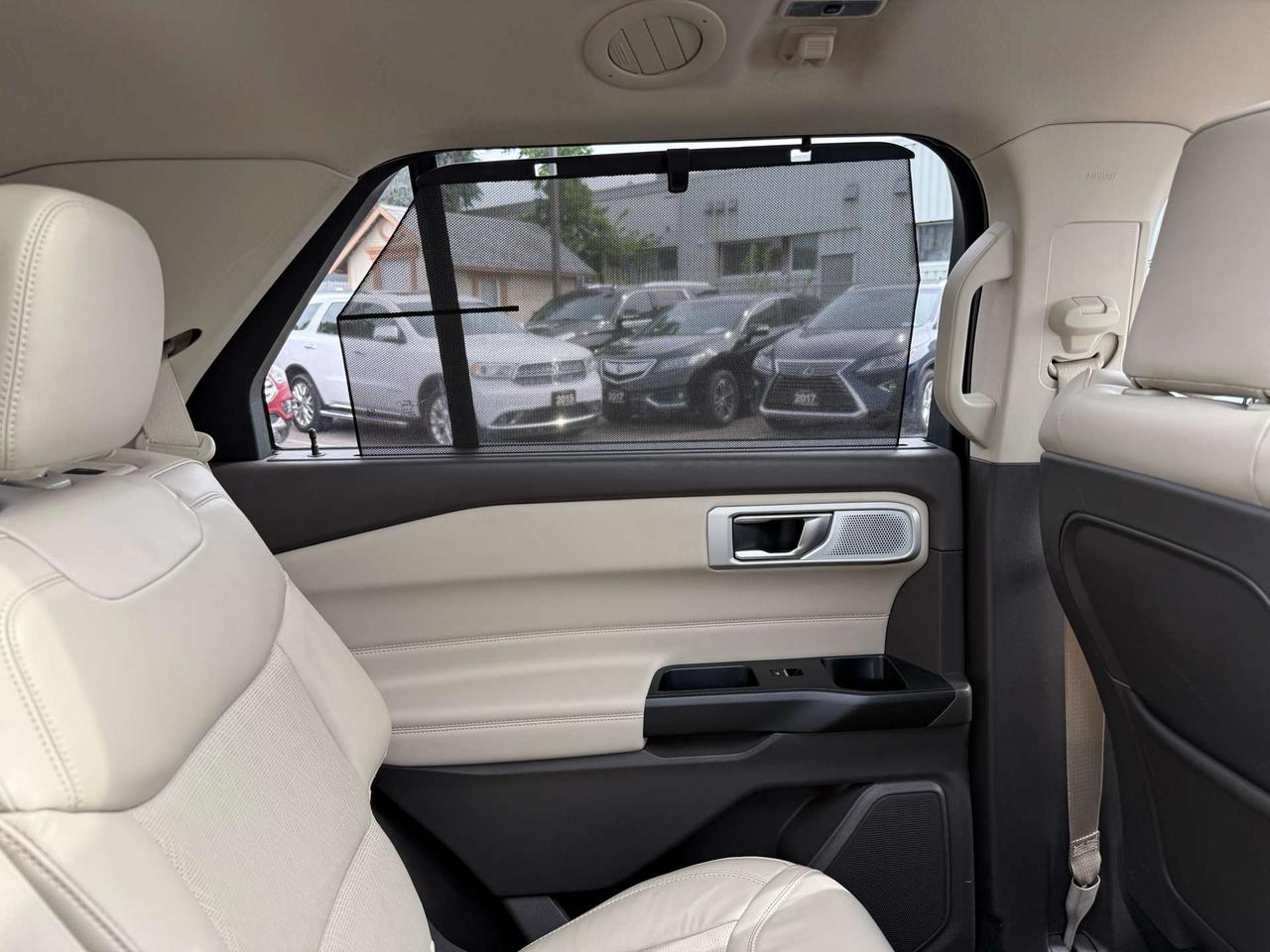 2020 Ford Explorer Platinum 4WD  ACCIDENT FREE 1-OWNER CERTIFIED Photo