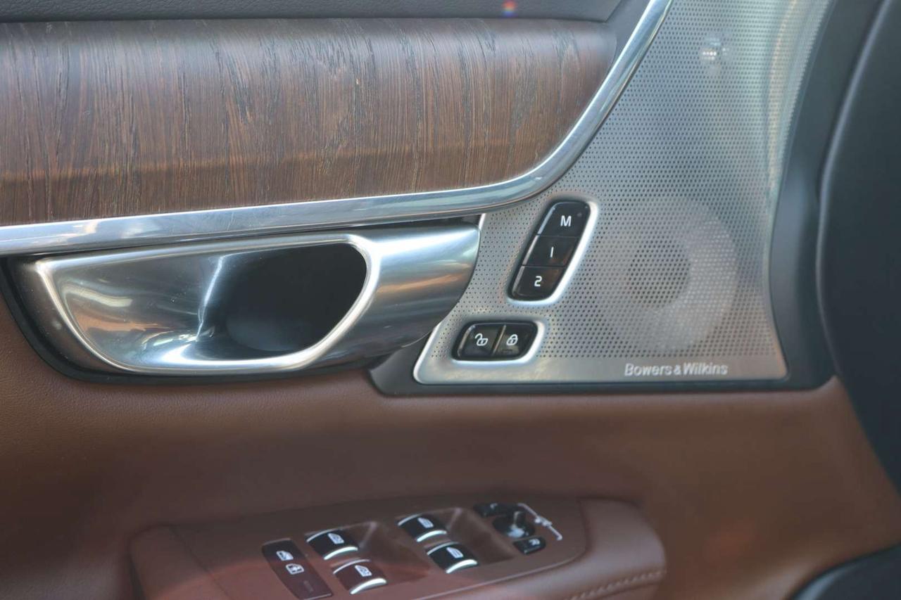 2022 Volvo S90 T8 R-Design Hybrid   No Accident Photo