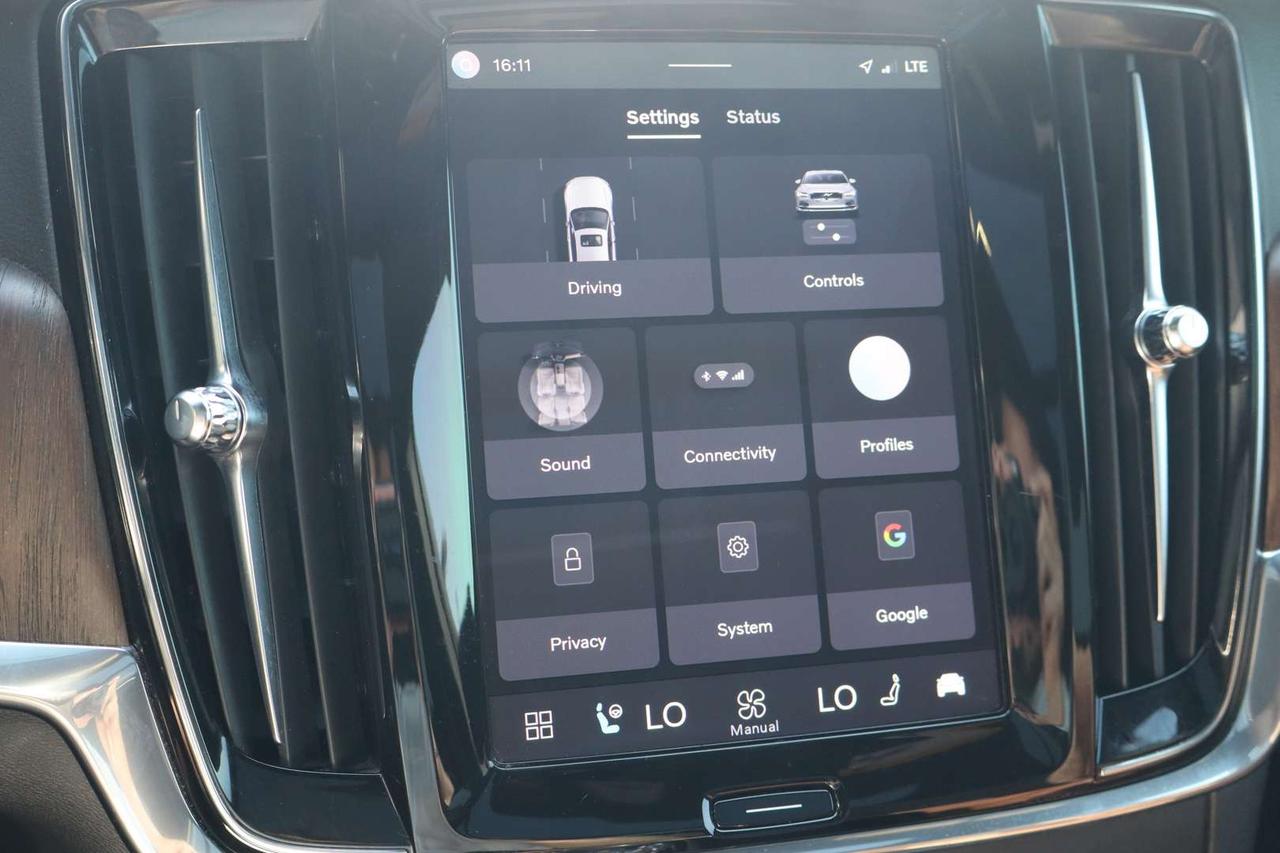 2022 Volvo S90 T8 R-Design Hybrid   No Accident Photo
