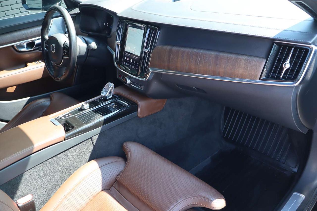 2022 Volvo S90 T8 R-Design Hybrid   No Accident Photo