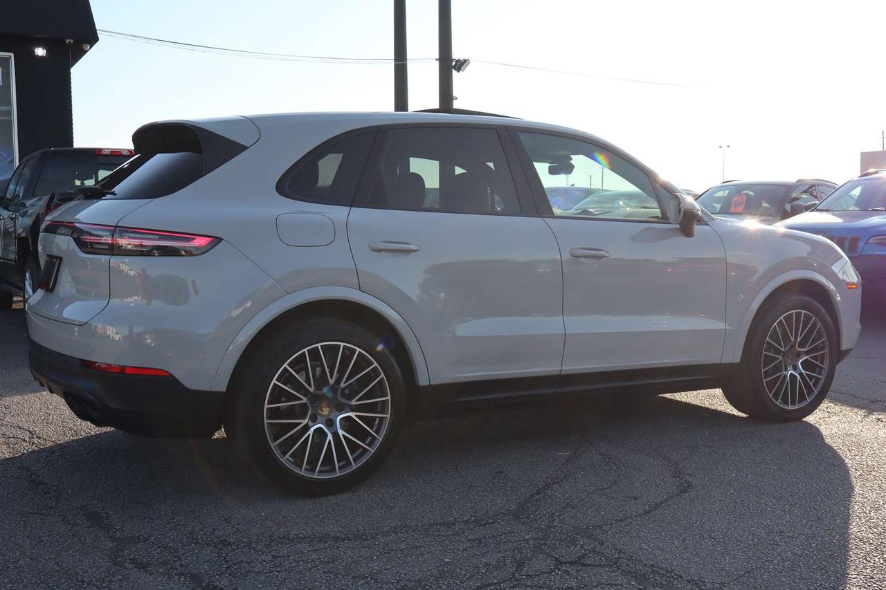 2020 Porsche Cayenne Premium Plus Pkg   Park Assist   Sport Chrono Photo
