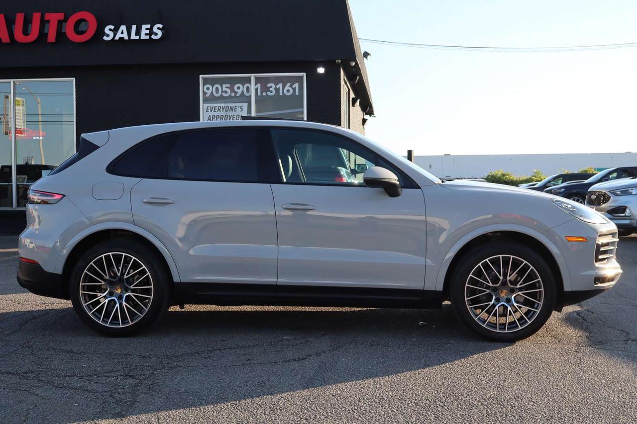 2020 Porsche Cayenne Premium Plus Pkg   Park Assist   Sport Chrono Photo