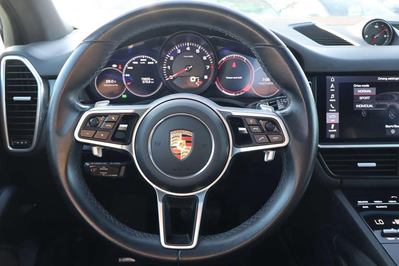 2020 Porsche Cayenne Premium Plus Pkg   Park Assist   Sport Chrono Photo