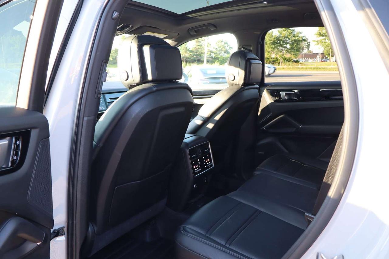 2020 Porsche Cayenne Premium Plus Pkg   Park Assist   Sport Chrono Photo