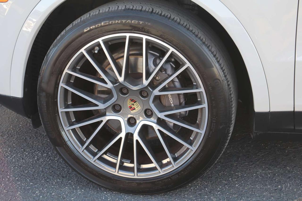 2020 Porsche Cayenne Premium Plus Pkg   Park Assist   Sport Chrono Photo