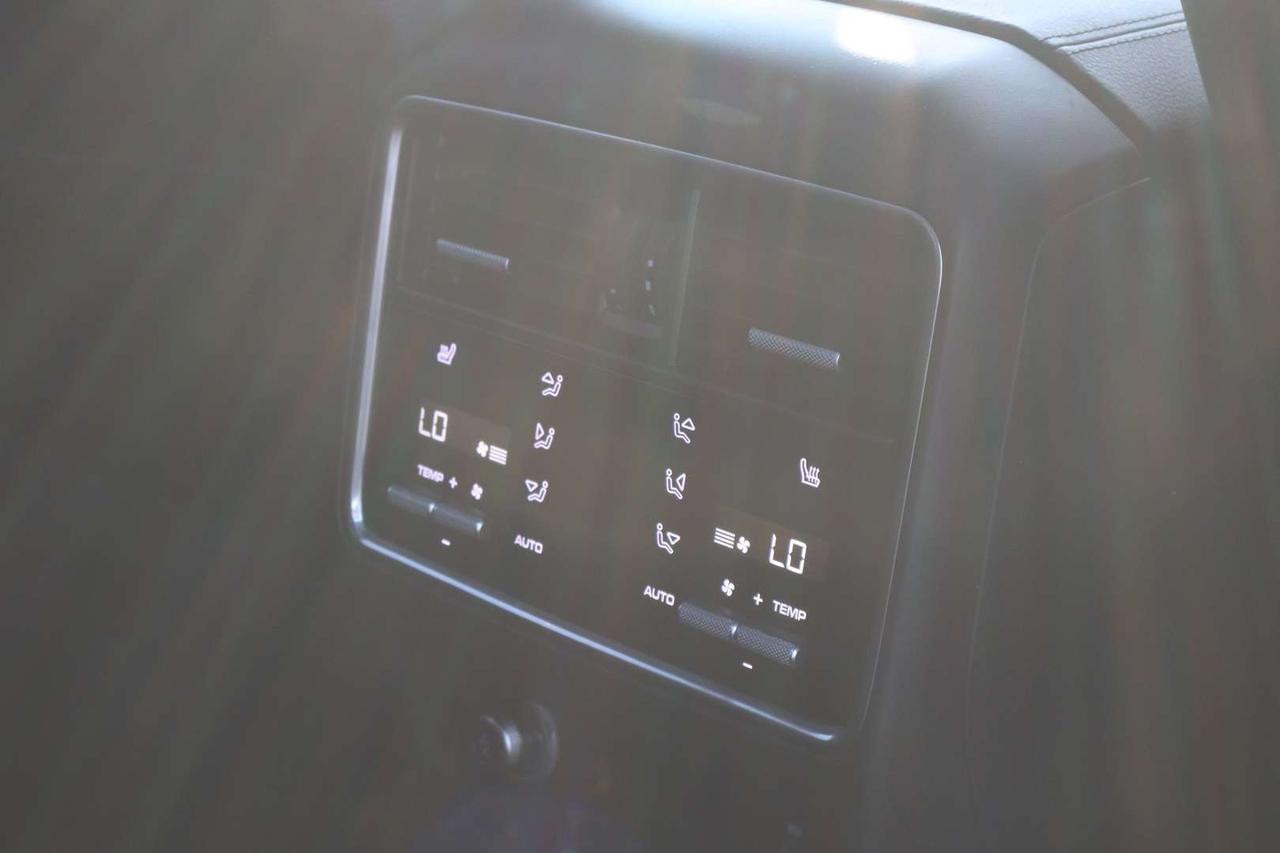 2020 Porsche Cayenne Premium Plus Pkg   Park Assist   Sport Chrono Photo