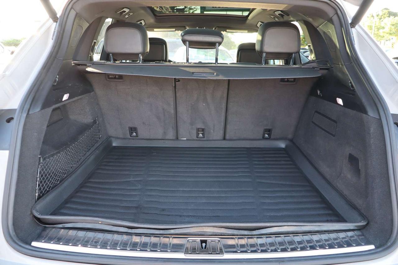 2020 Porsche Cayenne Premium Plus Pkg   Park Assist   Sport Chrono Photo