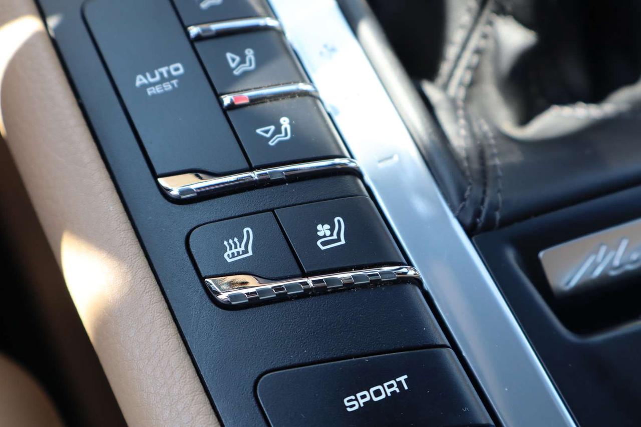 2018 Porsche Macan GTS   No Accident   LOADED With Options   Safety Included Photo