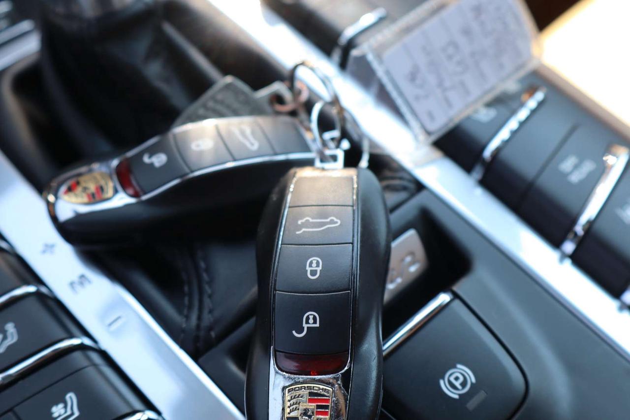 2018 Porsche Macan GTS   No Accident   LOADED With Options   Safety Included Photo