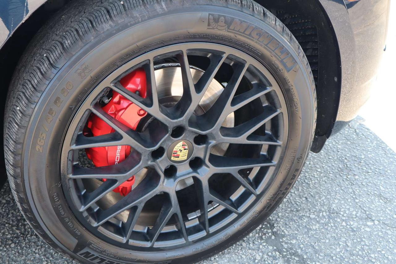 2018 Porsche Macan GTS   No Accident   LOADED With Options   Safety Included Photo