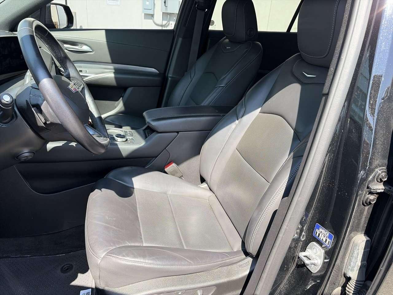 2024 Cadillac XT4 AWD 4dr Premium Luxury AWD   Leather   Panoramic S Photo