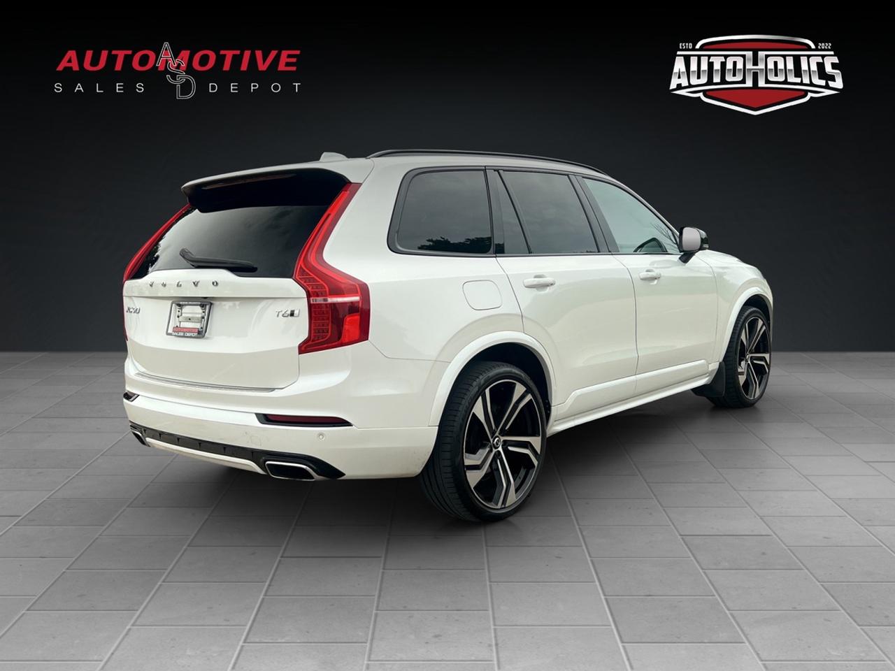 2021 Volvo XC90 T6 R-Design Photo