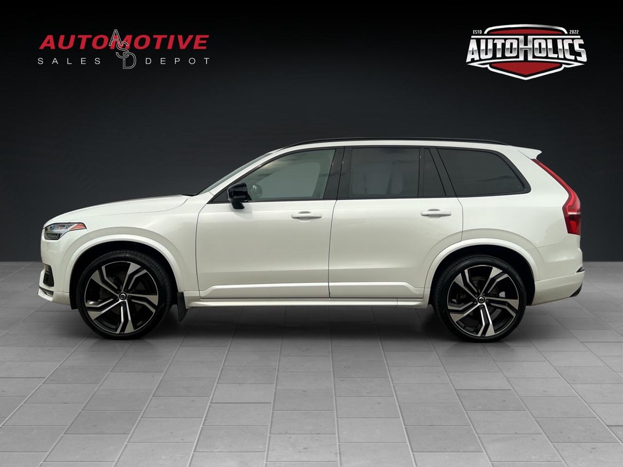 2021 Volvo XC90 T6 R-Design Photo