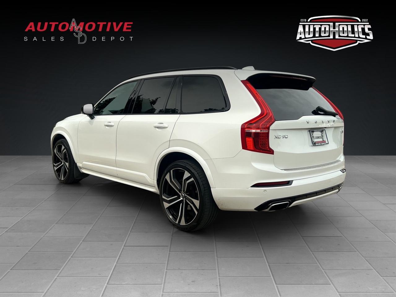 2021 Volvo XC90 T6 R-Design Photo
