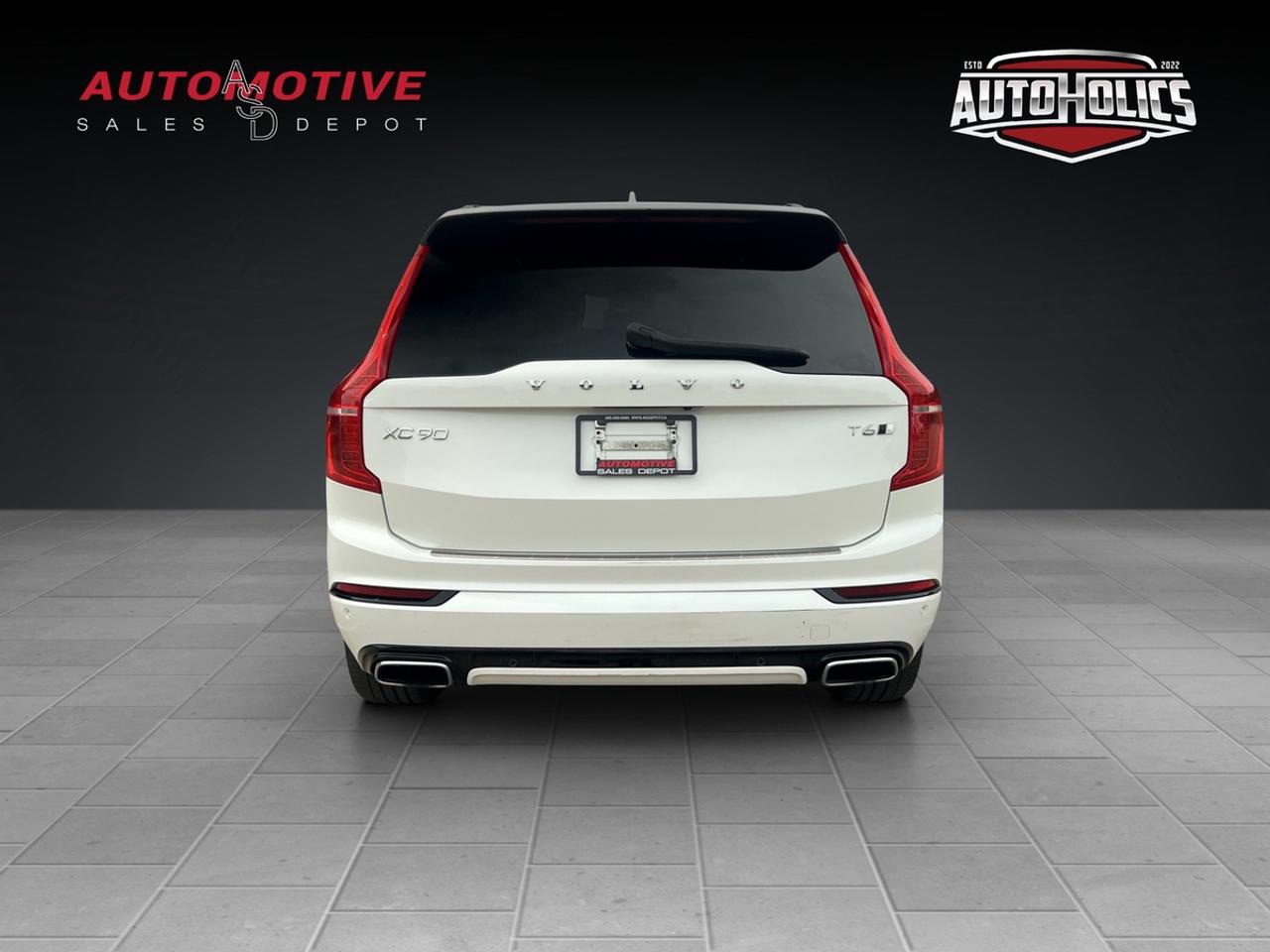 2021 Volvo XC90 T6 R-Design Photo