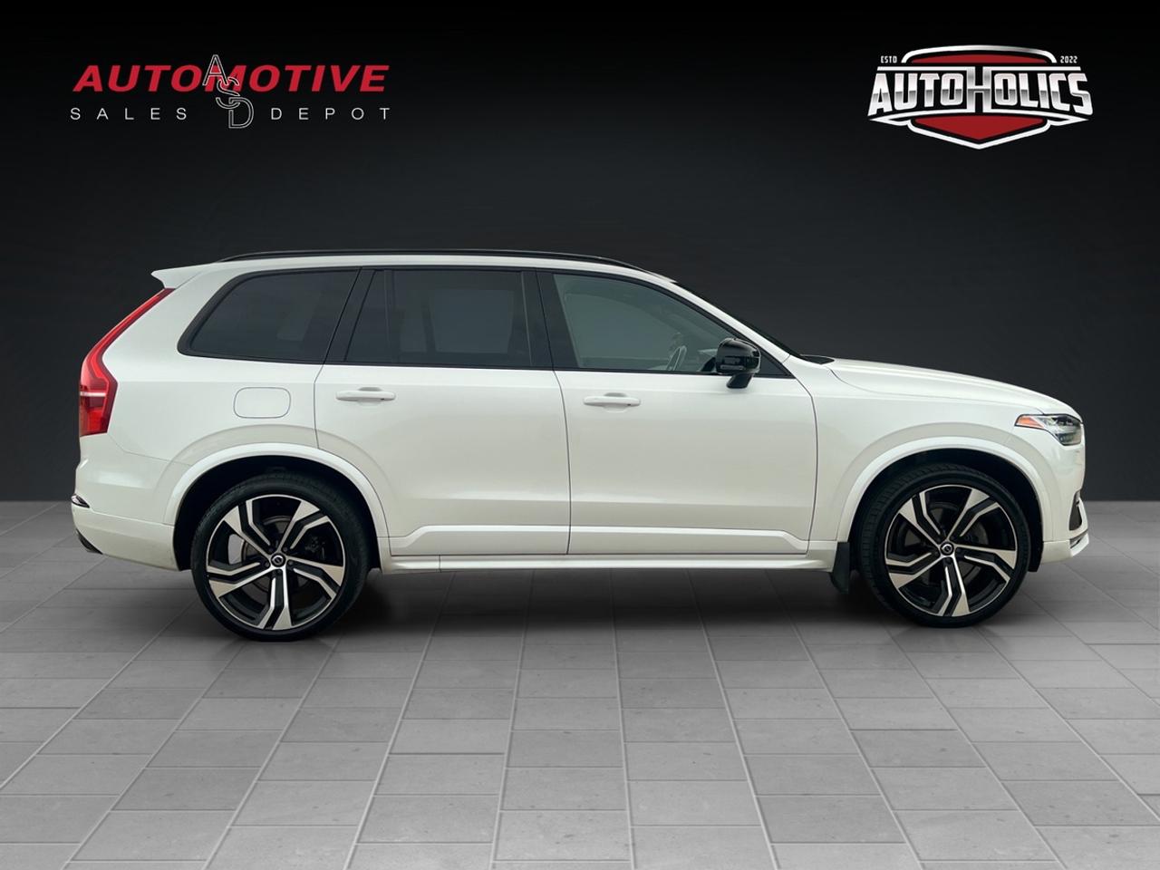 2021 Volvo XC90 T6 R-Design Photo