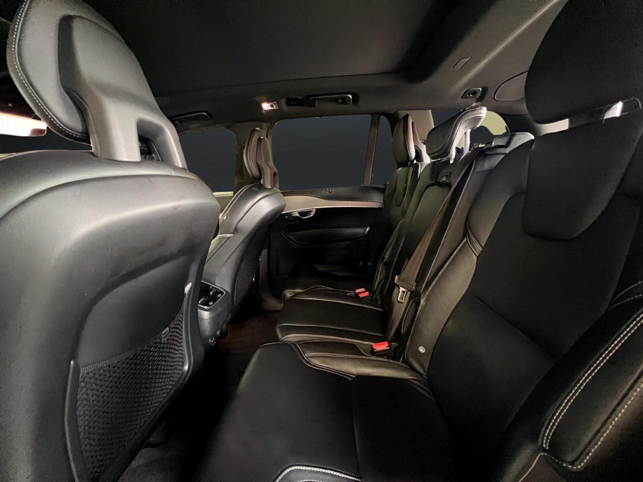 2021 Volvo XC90 T6 R-Design Photo