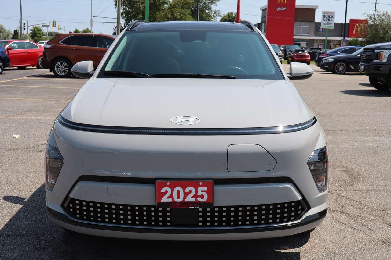 2025 Hyundai KONA Preferred w/Trend Package   No Accident   One Owner Photo5