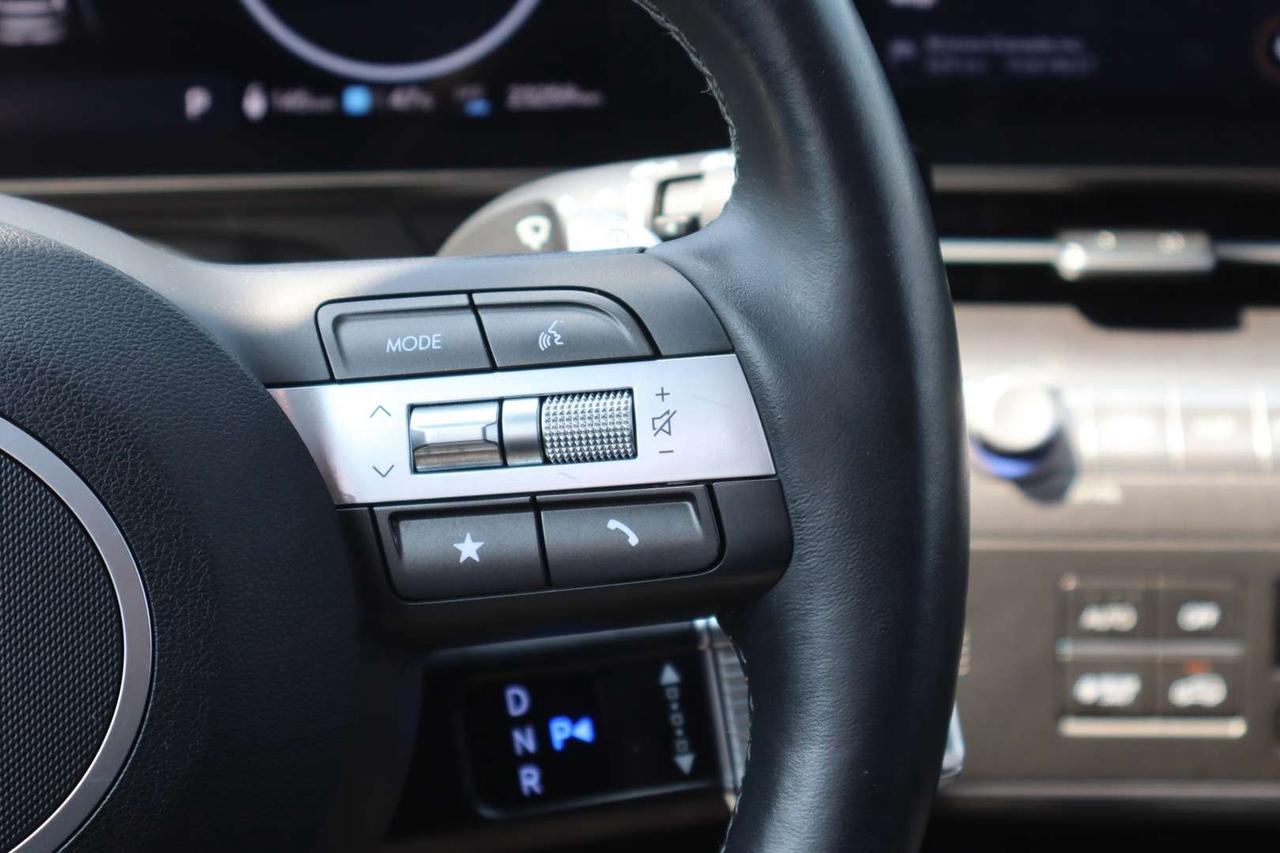 2025 Hyundai KONA Preferred w/Trend Package   No Accident   One Owner Photo