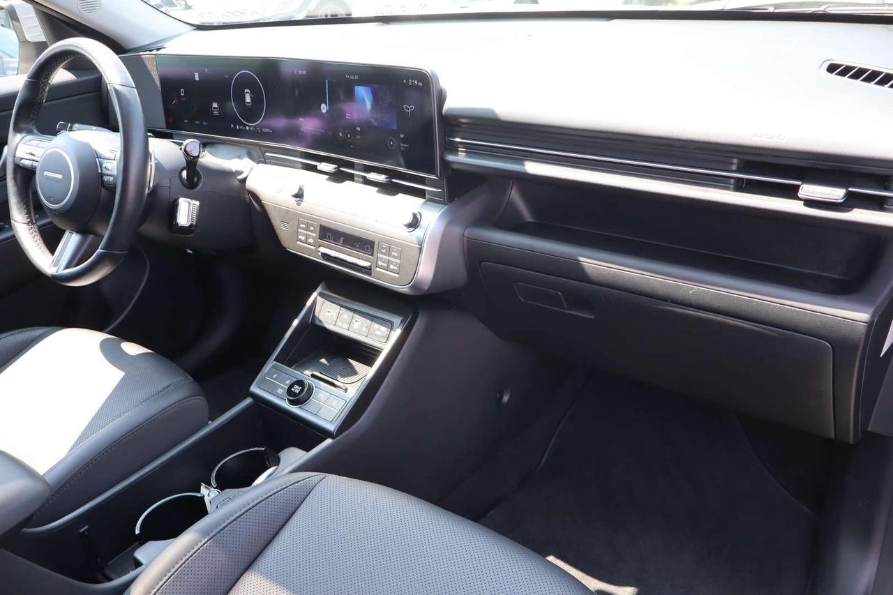 2025 Hyundai KONA Preferred w/Trend Package   No Accident   One Owner Photo