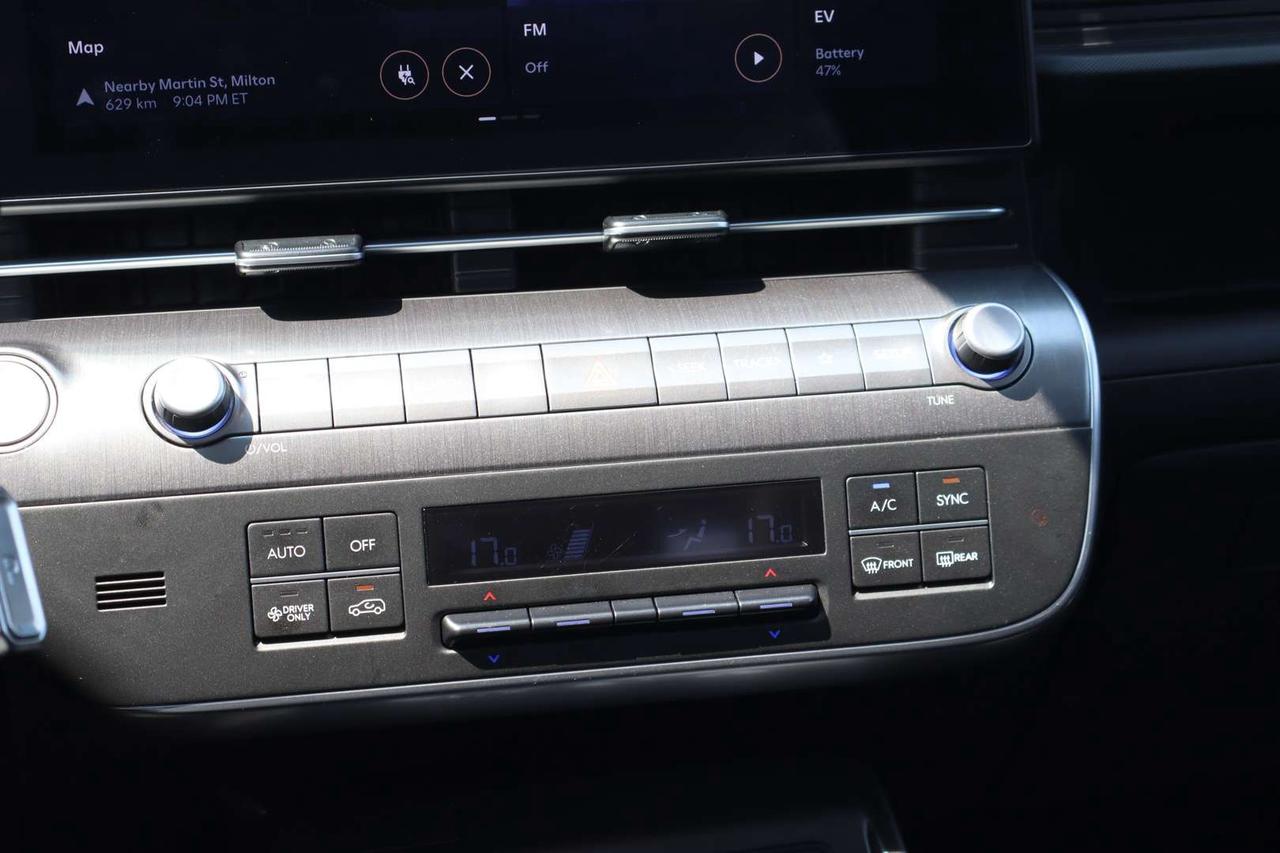 2025 Hyundai KONA Preferred w/Trend Package   No Accident   One Owner Photo