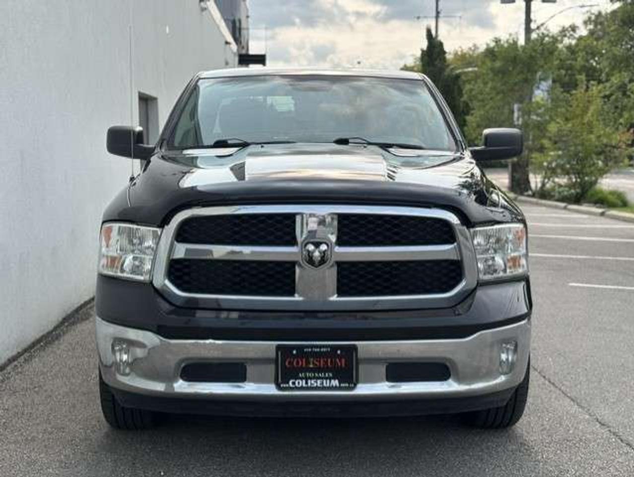 2019 RAM 1500 4X4 5.7L V8 HEMI CLASSIC-NEW TIRES-CAMERA Photo