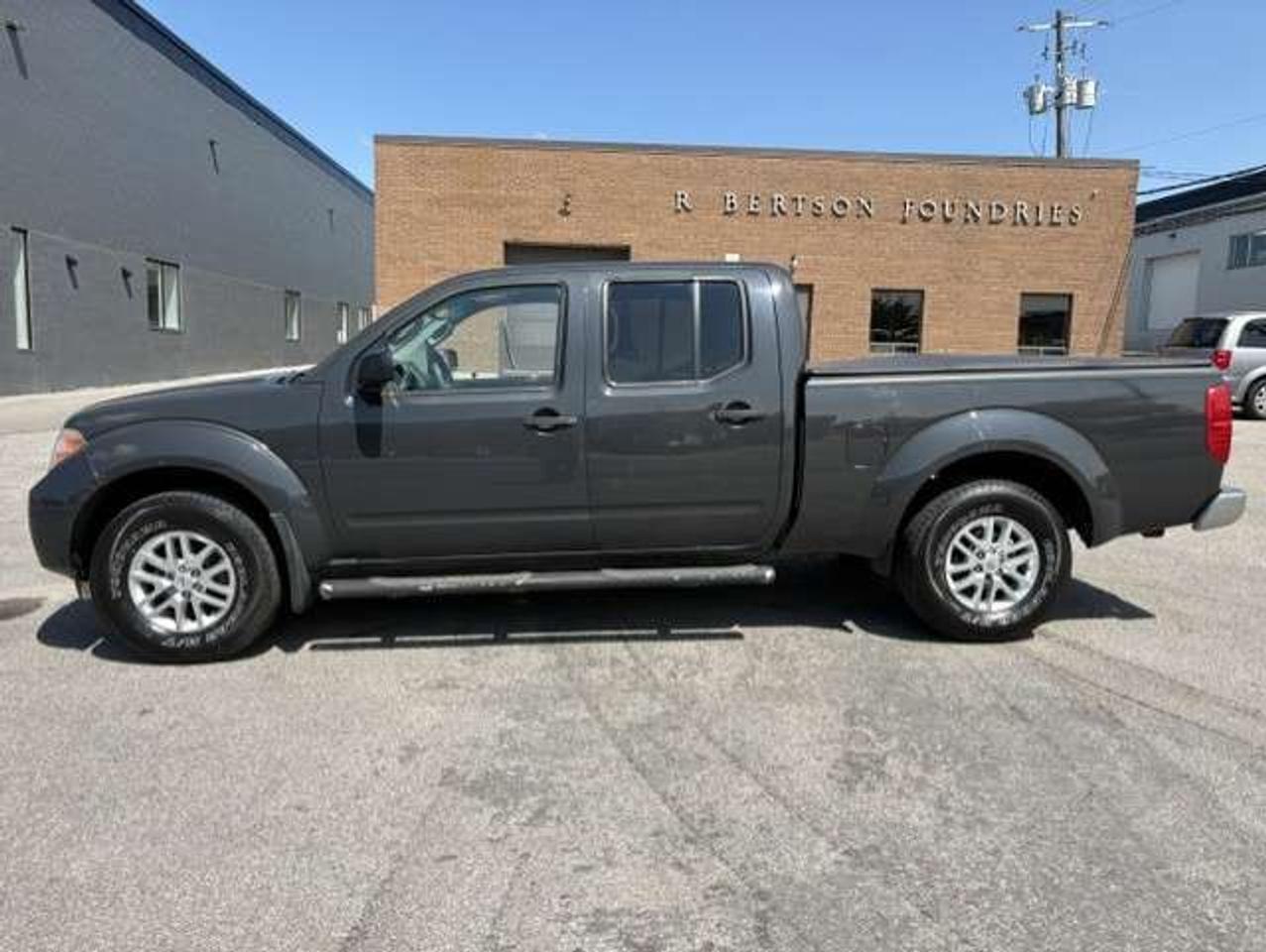 2014 Nissan Frontier SV LWB **4WD-CREW CAB-BACK UP CAMERA** Photo