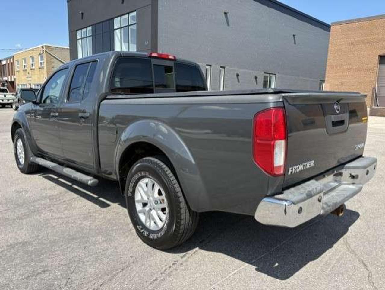 2014 Nissan Frontier SV LWB **4WD-CREW CAB-BACK UP CAMERA** Photo