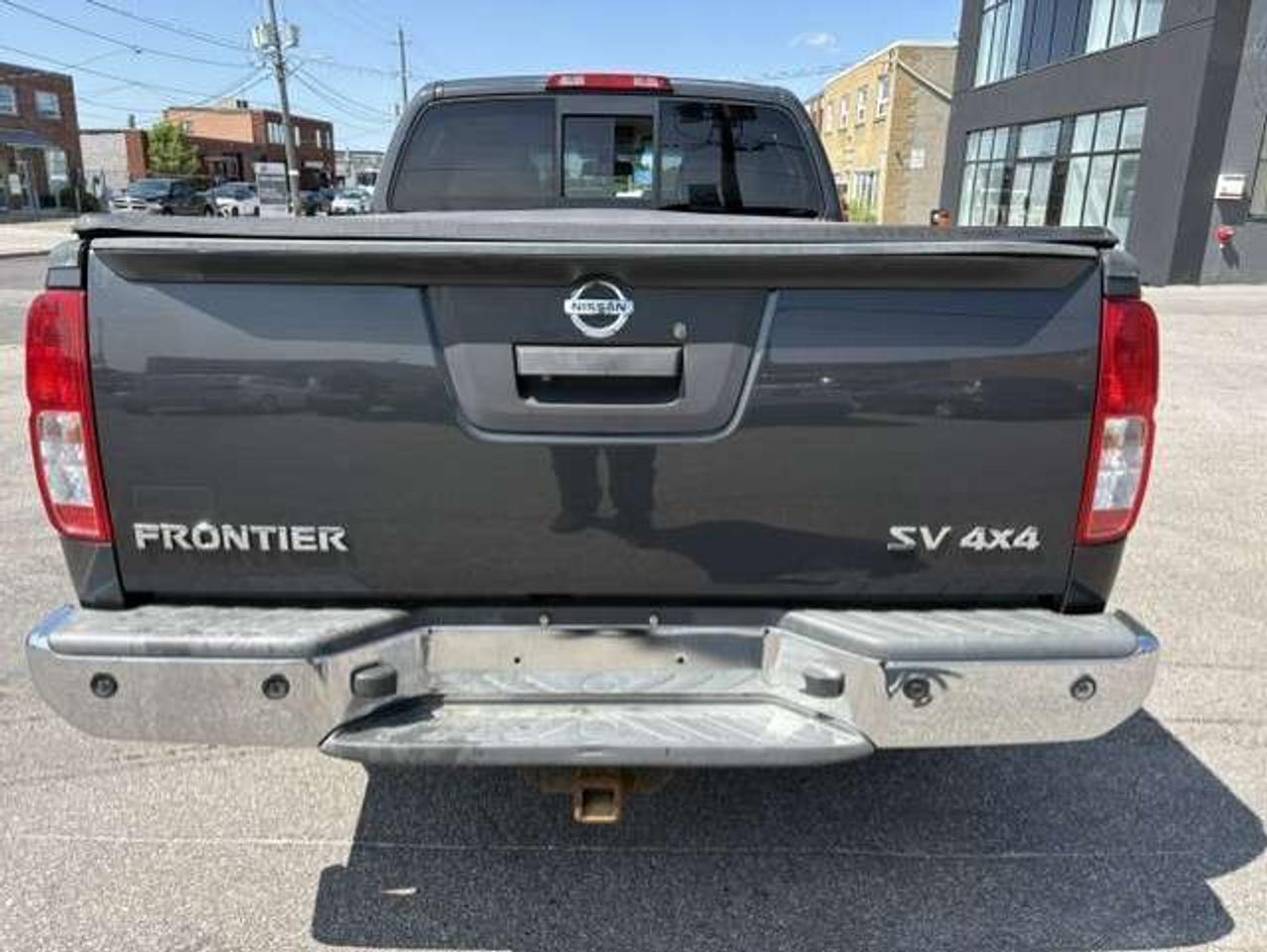2014 Nissan Frontier SV LWB **4WD-CREW CAB-BACK UP CAMERA** Photo
