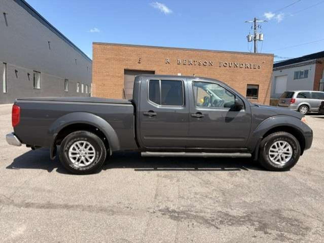 2014 Nissan Frontier SV LWB **4WD-CREW CAB-BACK UP CAMERA** Photo