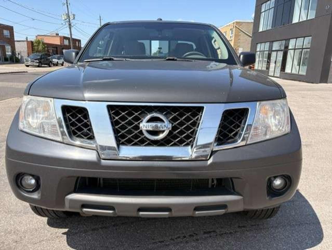 2014 Nissan Frontier SV LWB **4WD-CREW CAB-BACK UP CAMERA** Photo
