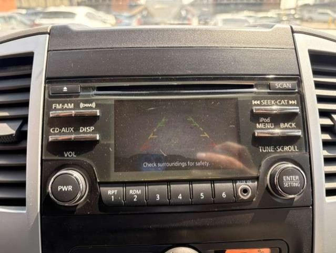 2014 Nissan Frontier SV LWB **4WD-CREW CAB-BACK UP CAMERA** Photo