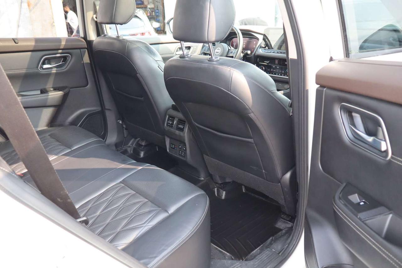 2021 Nissan Rogue Platinum AWD   No Accident   360 Camera   Clean Carfax Photo