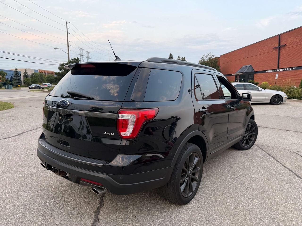 2018 Ford Explorer XLT AWD V6 BACK UP CAM CERTIFIED Remote Starter Photo2