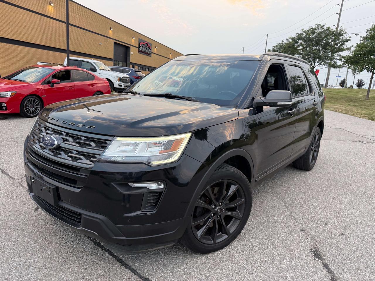 2018 Ford Explorer XLT AWD V6 BACK UP CAM CERTIFIED Remote Starter Photo1
