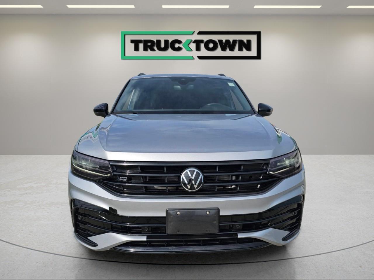 2024 Volkswagen Tiguan Comfortline R-Line Black Edition 4dr All-Wheel Drive 4MOTION Photo