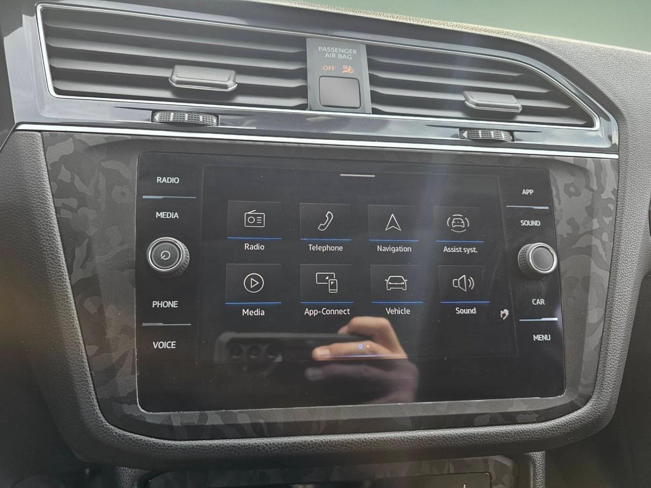 2024 Volkswagen Tiguan Comfortline R-Line Black Edition 4dr All-Wheel Drive 4MOTION Photo