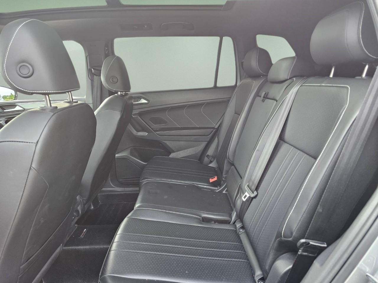 2024 Volkswagen Tiguan Comfortline R-Line Black Edition 4dr All-Wheel Drive 4MOTION Photo