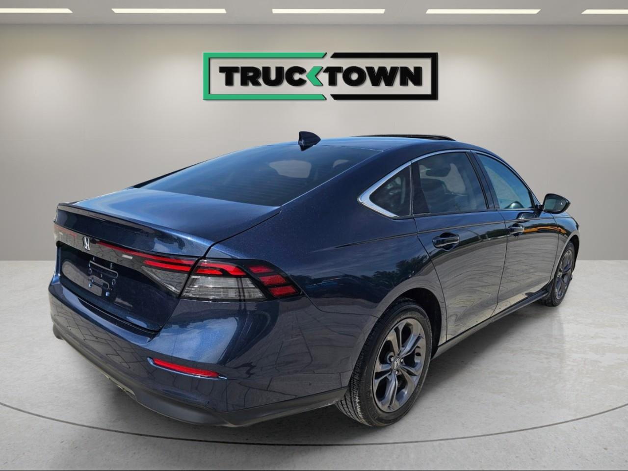 2023 Honda Accord EX 4DR SEDAN Photo