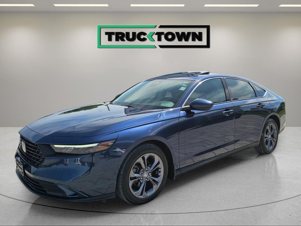 2023 Honda Accord EX 4DR SEDAN Photo